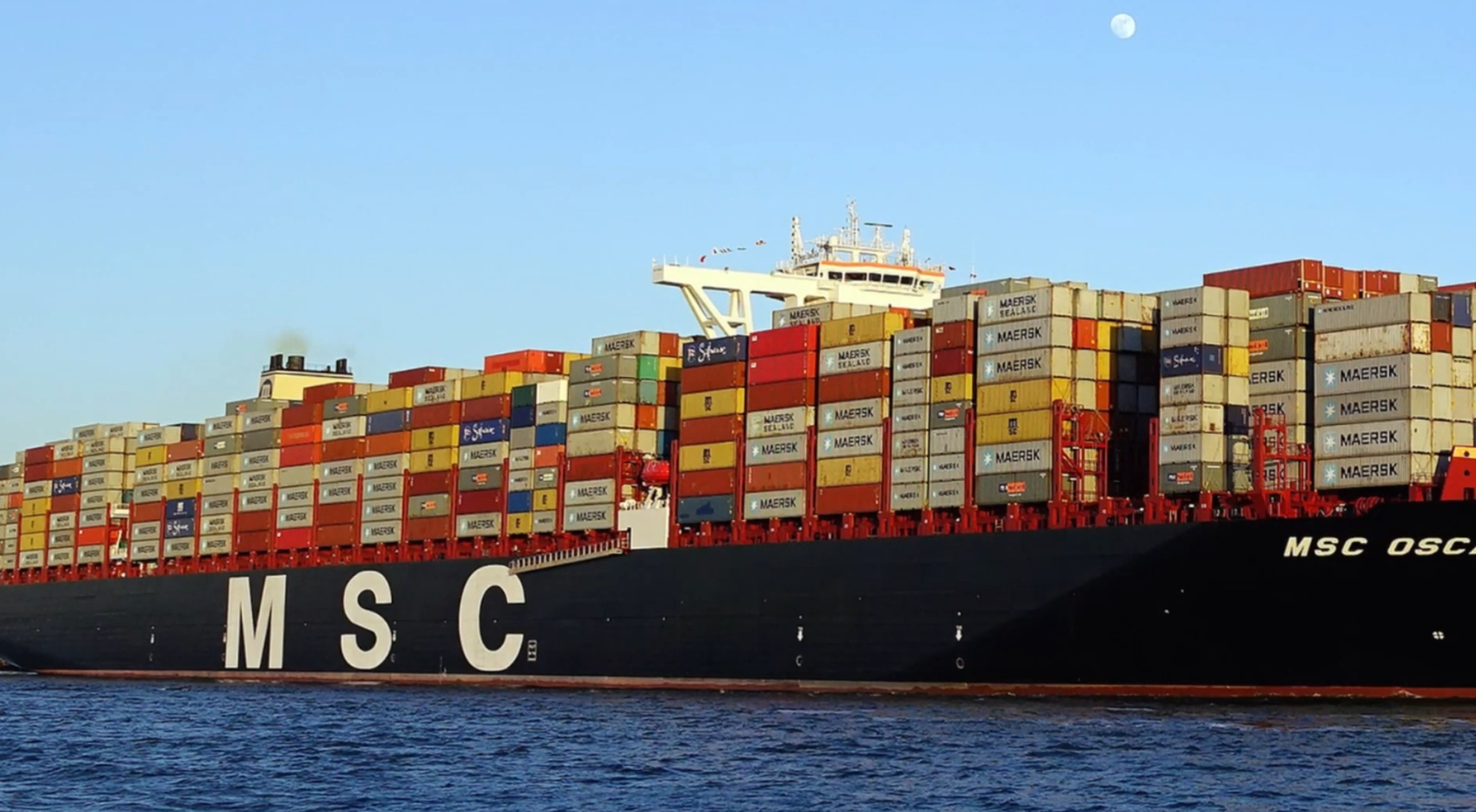 萬海503船上剩余257個(gè)箱子，排水作業(yè)困難！